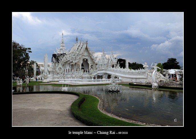 le temple blanc (Wat Rong Khun) à Chiang Rai.