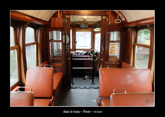 dans le tram à Porto