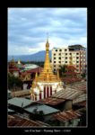 vue d'en haut sur un stupa et le reste de la ville de Nyaung Shwe au Myanmar (Birmanie) - thierry llopis photographies (www.thierryllopis.fr)
