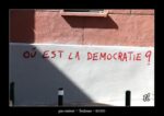 Slogans pas contents manifestation à Toulouse contre cette injuste réforme des retraites du monarque Macron.