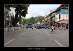 dans la rue à Kandy - thierry llopis photographies (www.thierryllopis.fr)