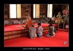 prières dans le temple du Wat Arun à Bangkok - quelques photos de Thaïlande ~ thierry llopis photographies (www.thierryllopis.fr)