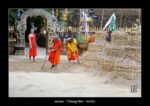 moines au travail dans un temple à Chiang Mai - quelques photos de Thaïlande ~ thierry llopis photographies (www.thierryllopis.fr)
