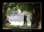 amoureux près du lac Hoan Kiem à Hanoï.