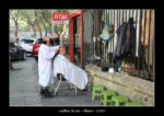 coiffeur de rue à Hanoï.