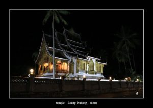 temple la nuit à Luang Prabang.